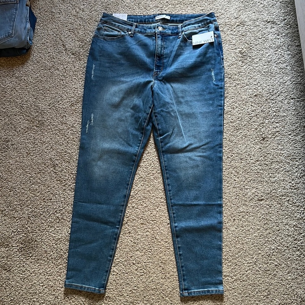 NEVER WORN Nine West Super Skinny Curvy High-Rise Jeans